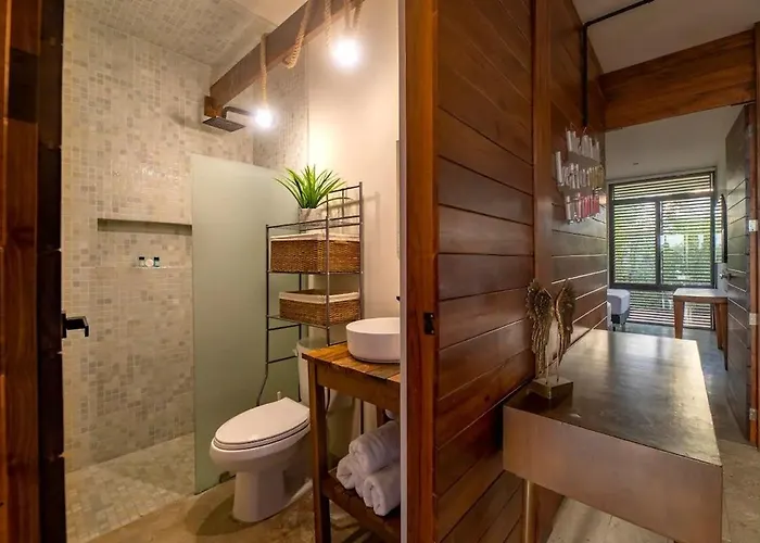 Private Rooftop With Jacuzzi Sleeps 8 In La Veleta Apartment *